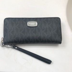 Micheal Kors large wallet/wristlet